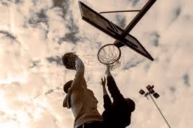 洛杉矶道奇队正式为大谷翔平举行加盟记者会，蓝白 17 号球衣开启棒球史上最昂贵的 10 年