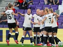 轮盘投注顺序：先下还是后下对心理的影响。（轮盘下注的时机选择如何影响玩家心理）